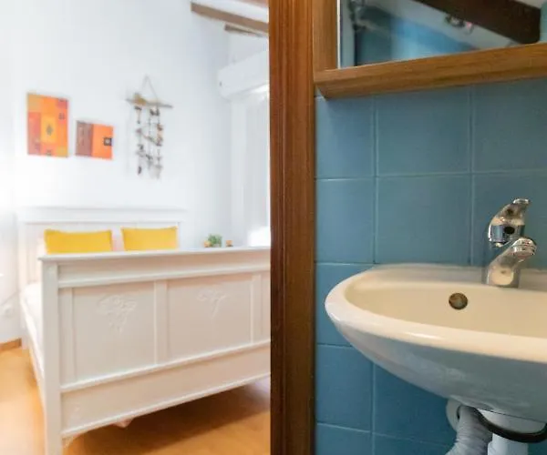 Red House- Historic Center Porto