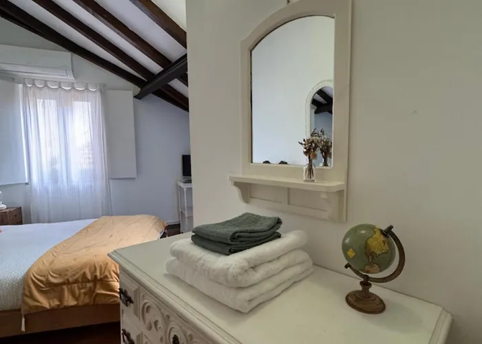 Red House- Historic Center Tatil Evi *